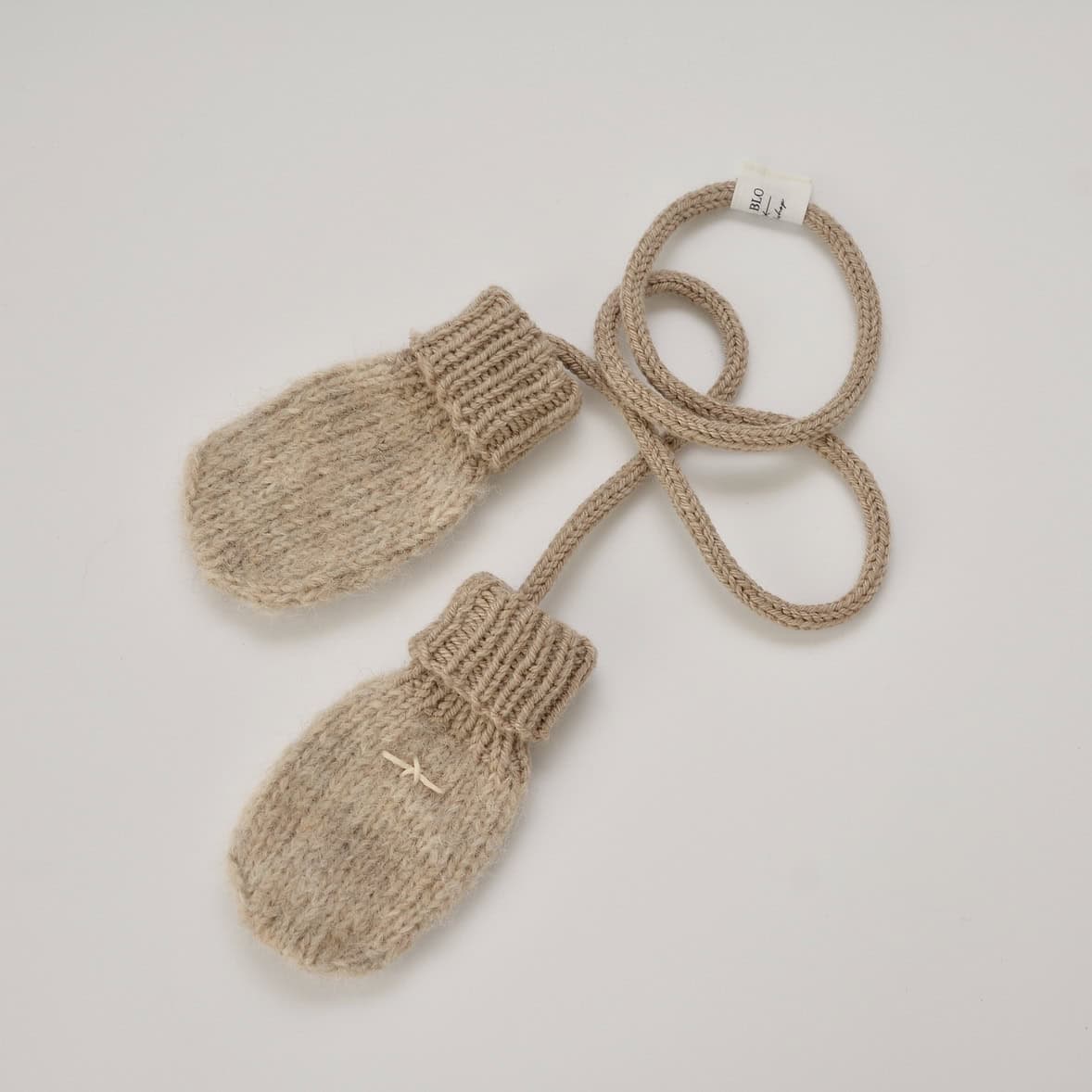 Mixed mittens
